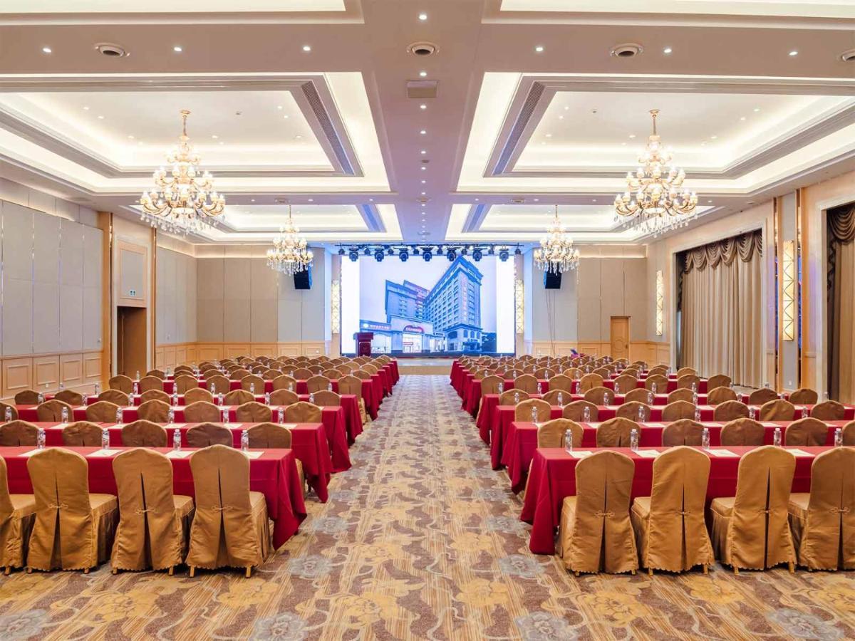 ניאו בה ליאן Vienna International Hotel Shanghai Pudong New District Dishui Lake Univeristy City מראה חיצוני תמונה