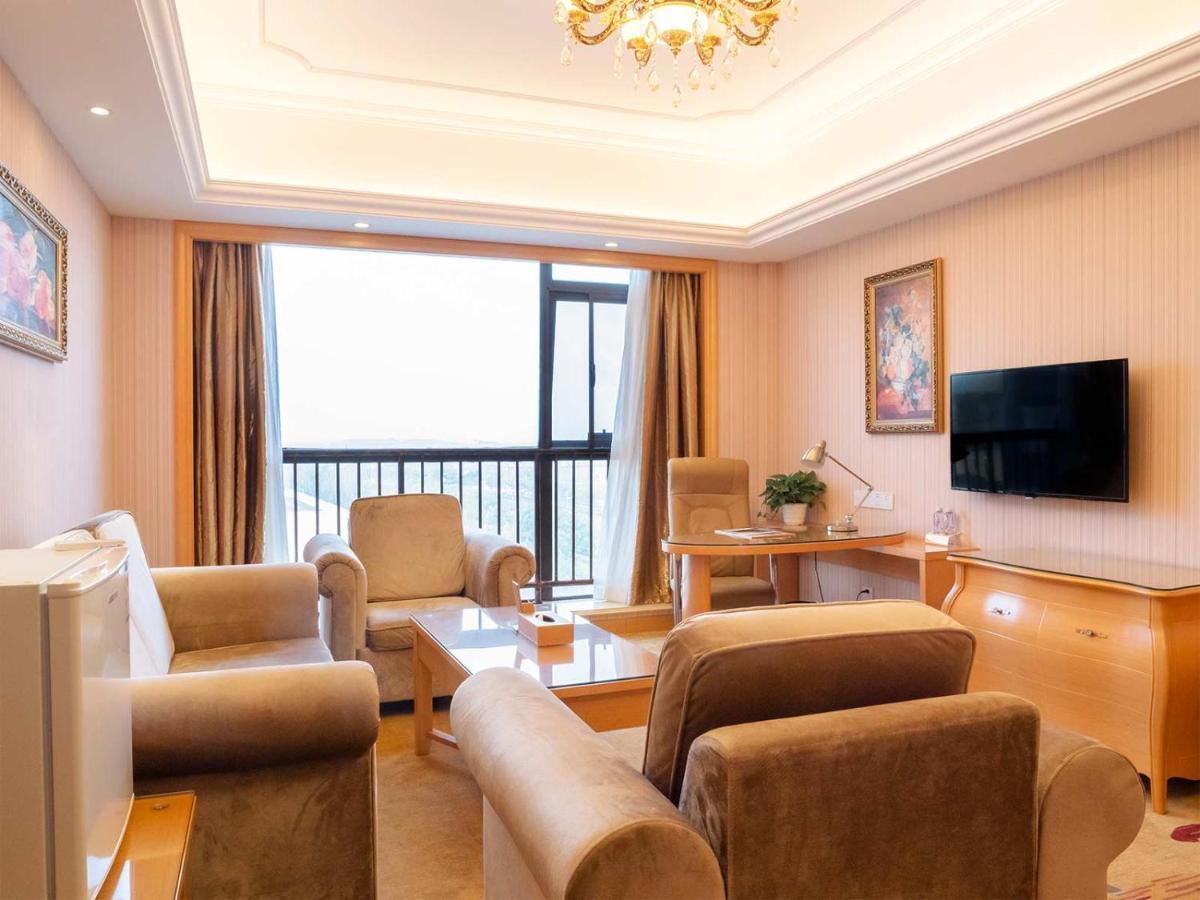 ניאו בה ליאן Vienna International Hotel Shanghai Pudong New District Dishui Lake Univeristy City מראה חיצוני תמונה