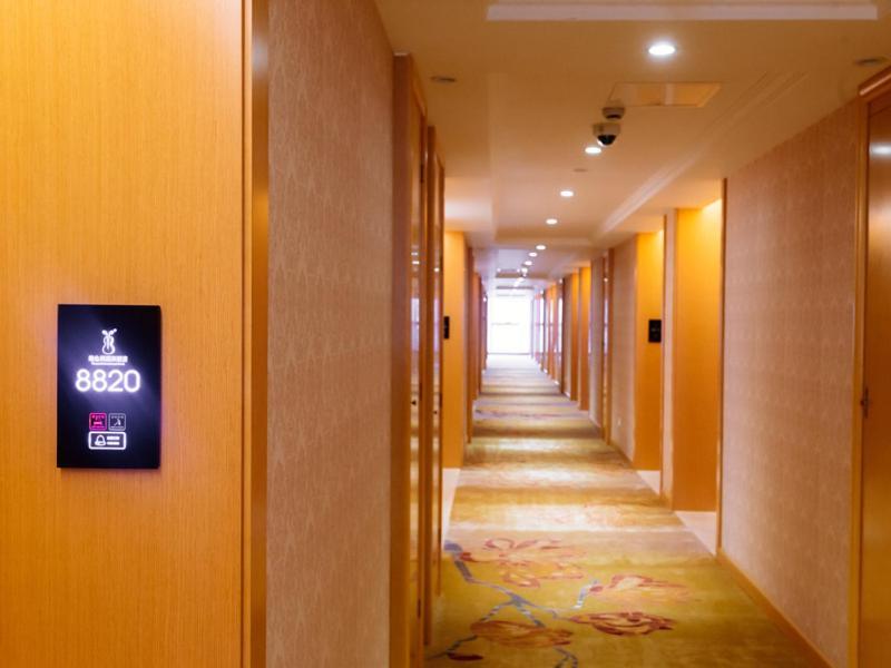 ניאו בה ליאן Vienna International Hotel Shanghai Pudong New District Dishui Lake Univeristy City מראה חיצוני תמונה