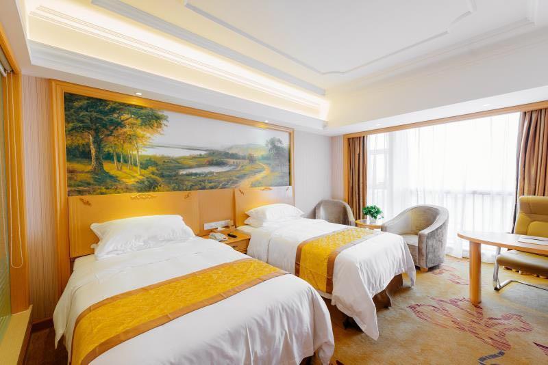 ניאו בה ליאן Vienna International Hotel Shanghai Pudong New District Dishui Lake Univeristy City מראה חיצוני תמונה
